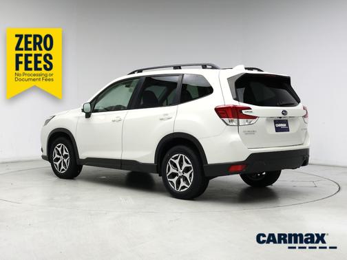 White 2022 Subaru Forester Premium