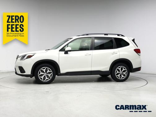 White 2022 Subaru Forester Premium