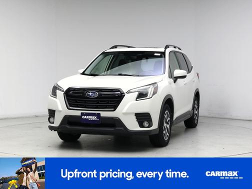 White 2022 Subaru Forester Premium