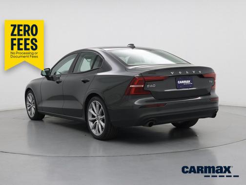 Gray 2021 Volvo S60 T6 Momentum
