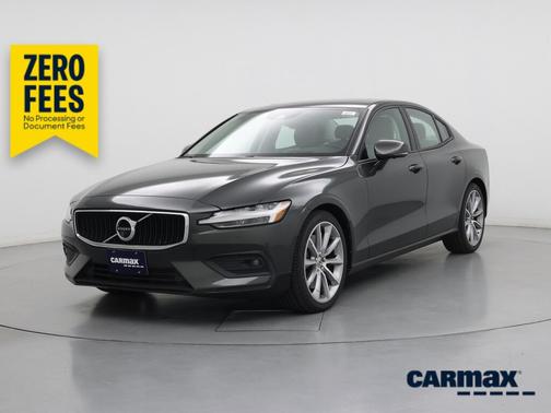 Gray 2021 Volvo S60 T6 Momentum