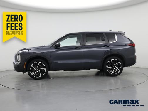 Black 2024 Mitsubishi Outlander SE