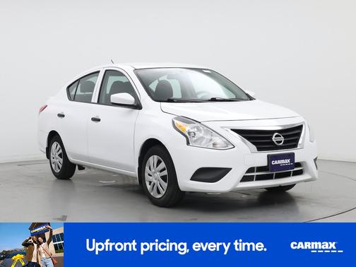 White 2018 Nissan Versa SV