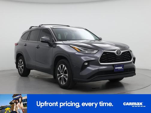 Gray 2021 Toyota Highlander XLE