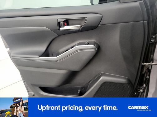 Gray 2021 Toyota Highlander XLE