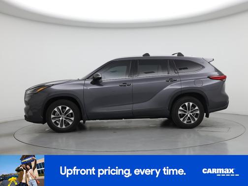 Gray 2021 Toyota Highlander XLE