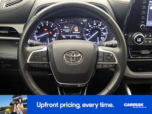 Gray 2021 Toyota Highlander XLE