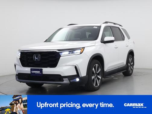 White 2024 Honda Pilot Touring