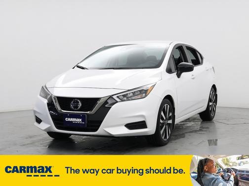 2022 Nissan Versa SR