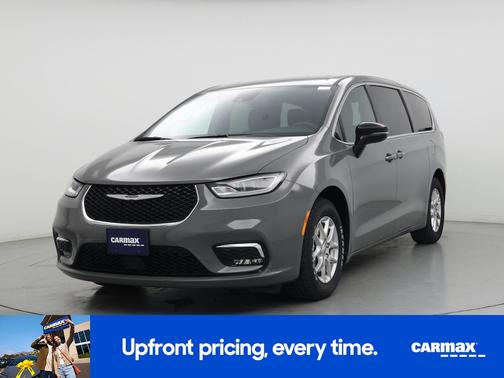 Gray 2025 Chrysler Pacifica Select
