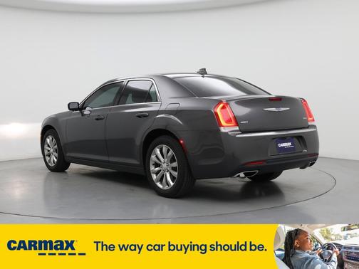 2018 Chrysler 300 Touring L