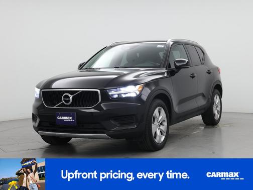 2022 Volvo XC40 T5 Momentum