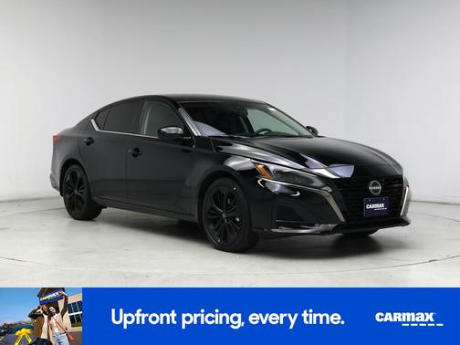 Black 2025 Nissan Altima SR