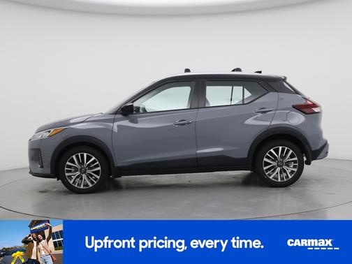 Gray 2023 Nissan Kicks SV