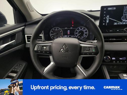 Gray 2025 Mitsubishi Outlander SE