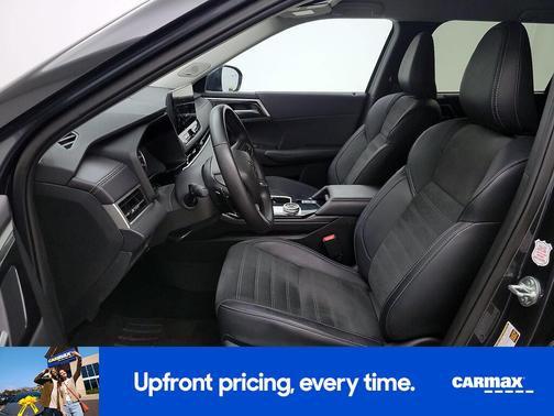 Gray 2025 Mitsubishi Outlander SE