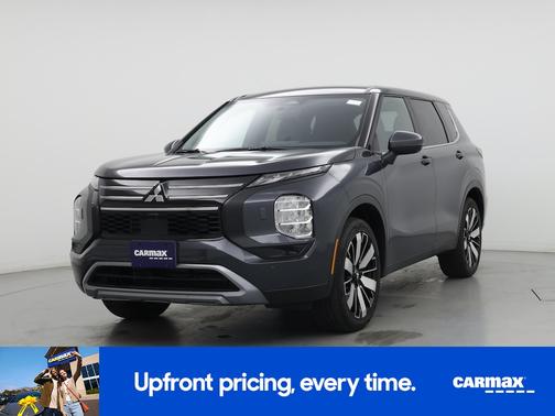 Gray 2025 Mitsubishi Outlander SE