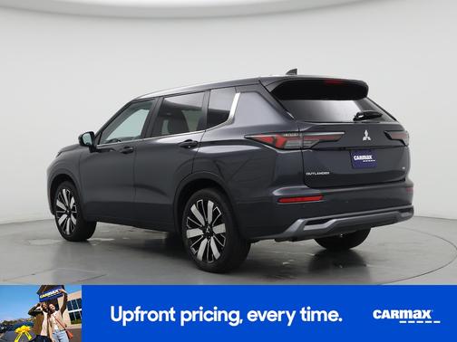 Gray 2025 Mitsubishi Outlander SE