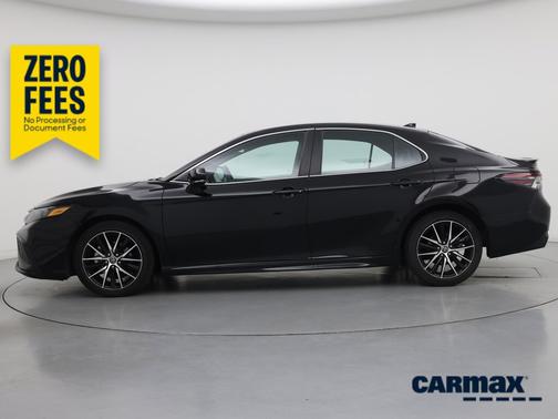 Black 2023 Toyota Camry SE