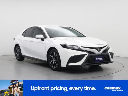 White 2023 Toyota Camry SE