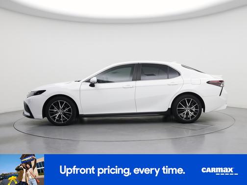 White 2023 Toyota Camry SE