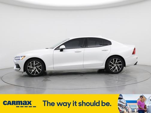 2020 Volvo S60 T6 Momentum