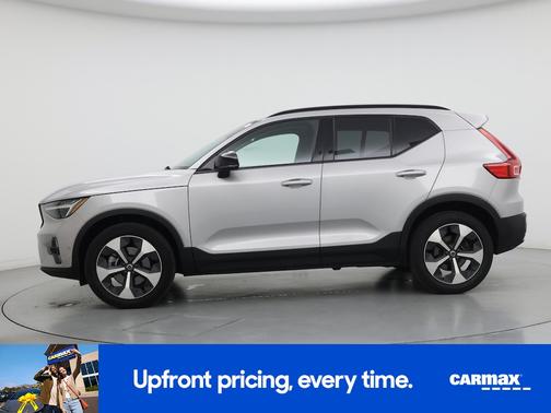 Silver 2023 Volvo XC40 B4 Ultimate Dark Theme