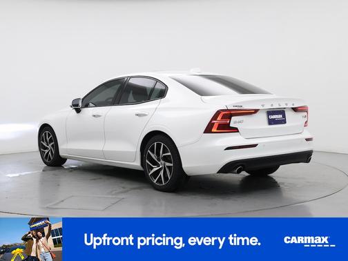 2020 Volvo S60 T6 Momentum