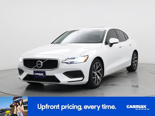 2020 Volvo S60 T6 Momentum