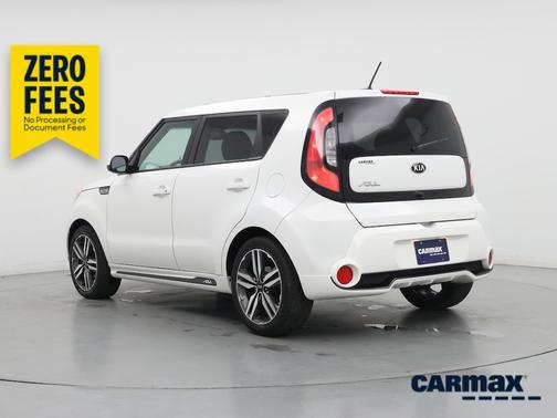 White 2016 Kia Soul +
