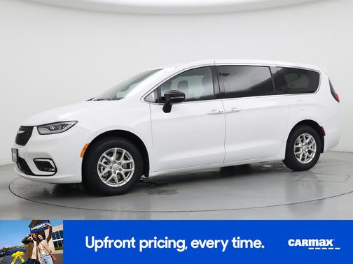 White 2025 Chrysler Pacifica Select