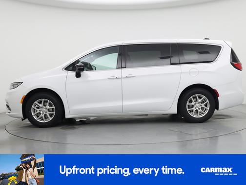 White 2025 Chrysler Pacifica Select