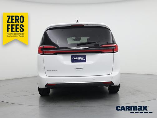 White 2025 Chrysler Pacifica Select