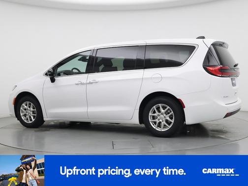 White 2025 Chrysler Pacifica Select