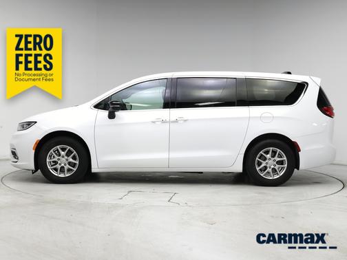 White 2025 Chrysler Pacifica Select