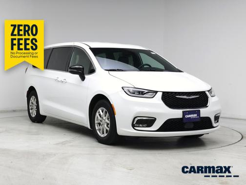 White 2025 Chrysler Pacifica Select