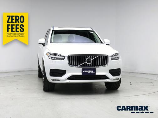 White 2021 Volvo XC90 T6 Momentum