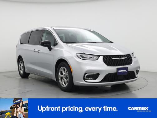 Silver 2024 Chrysler Pacifica Limited