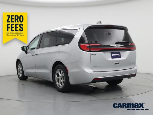 Silver 2024 Chrysler Pacifica Limited