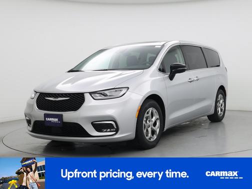 Silver 2024 Chrysler Pacifica Limited