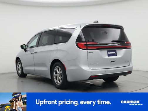 Silver 2024 Chrysler Pacifica Limited