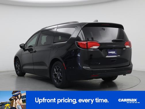 Black 2019 Chrysler Pacifica Touring L