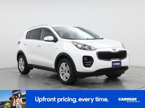 White 2018 Kia Sportage LX