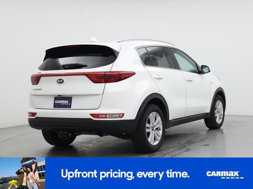 White 2018 Kia Sportage LX