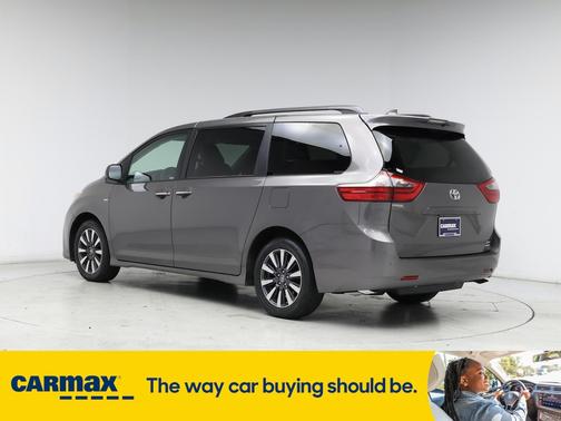 2020 Toyota Sienna XLE