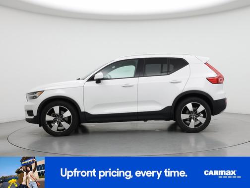 2019 Volvo XC40 T5 Momentum