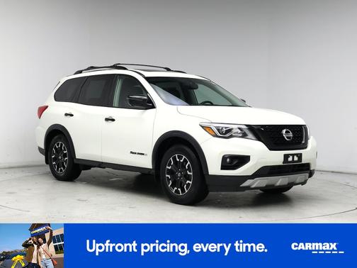 White 2020 Nissan Pathfinder SL