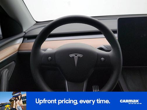 White 2025 Tesla Model Y Performance
