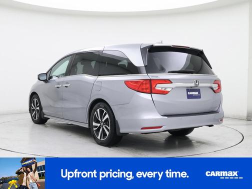 Silver 2018 Honda Odyssey Elite