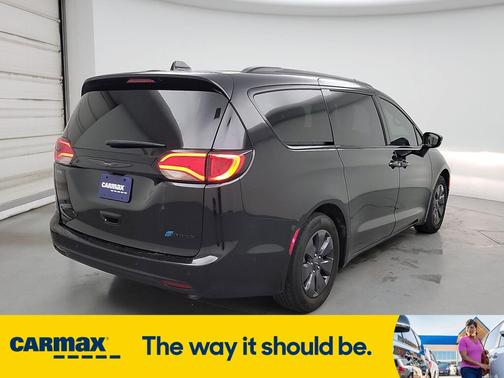2020 Chrysler Pacifica Hybrid Red S